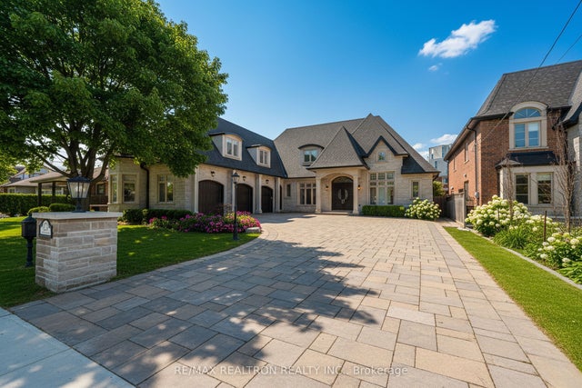 223 Crestwood Road, Vaughan