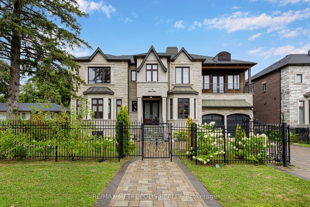 2 Poplar Drive, Richmond Hill