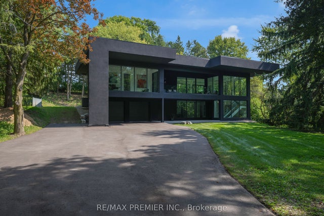 350 Kingscross Drive, King
