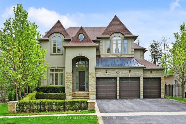 383 Paradelle Drive, Richmond Hill