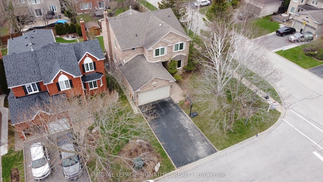 30 Knole Haven Drive Lower, Aurora