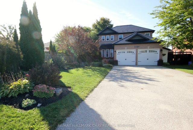 1084 Winnifred Court, Innisfil