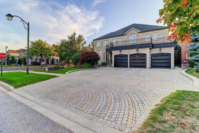 2 Mumberson Court, Markham