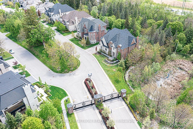 15 Davina Circle, Aurora