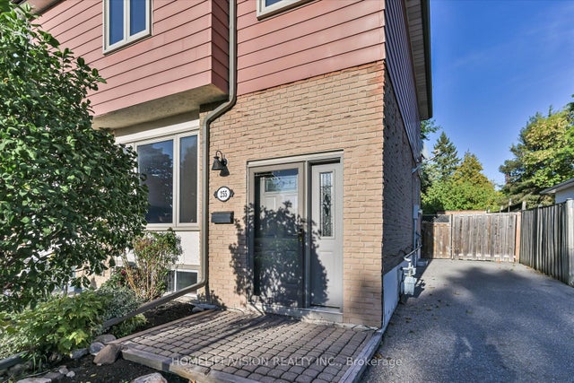 255 Cedar Avenue, Richmond Hill