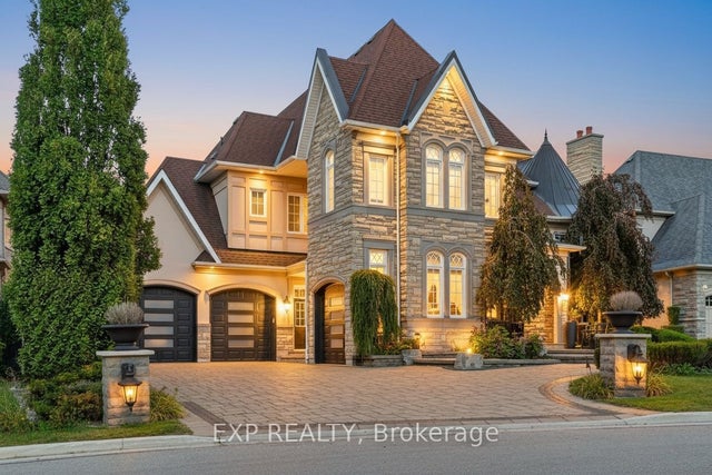 22 Longthorpe Court, Aurora