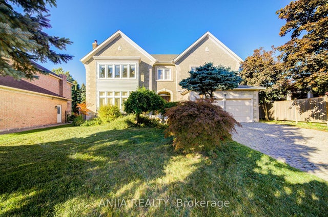 28 Edmund Crescent, Richmond Hill