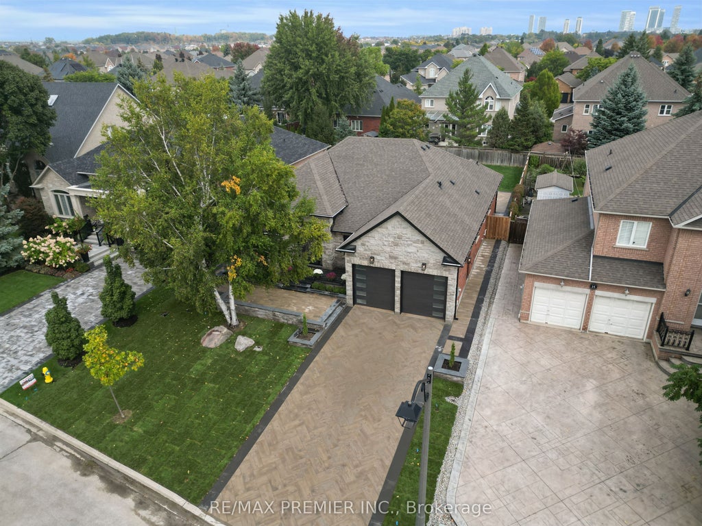 19 Polo Crescent, Vaughan