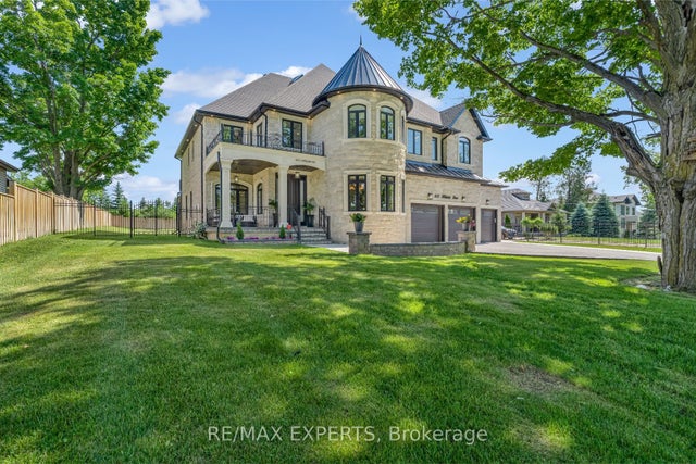 6131 Hillsdale Drive, Whitchurch-Stouffville