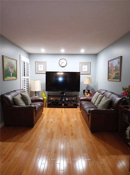 122 Douglas Haig Drive, Markham