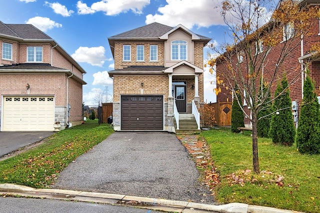 305 Rita's Avenue, Newmarket