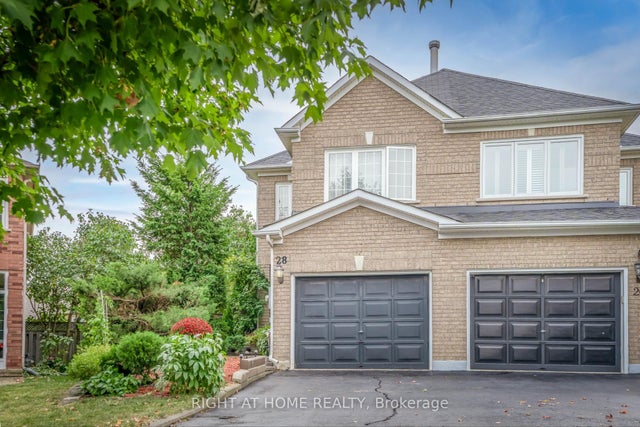 28 Foxtail Ridge, Newmarket