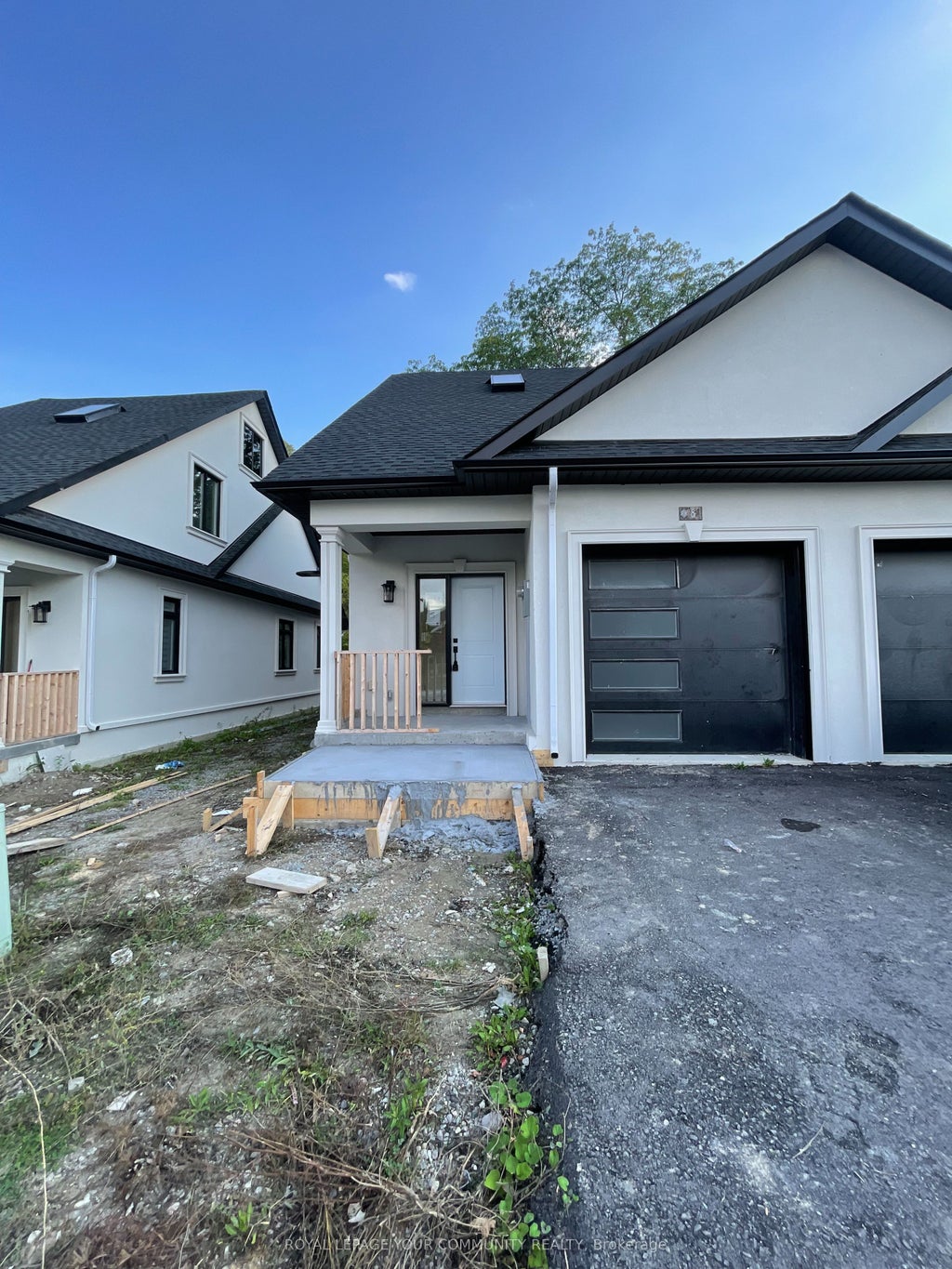 263 Barrie Street W 8, Bradford West Gwillimbury