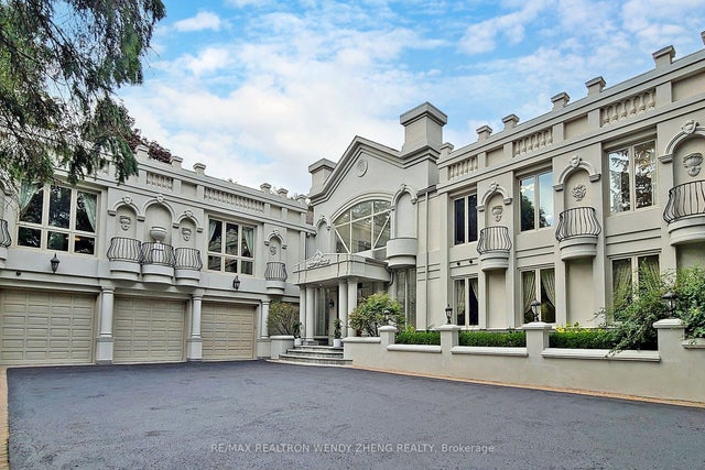 305 Woodland Acres Crescent, Vaughan