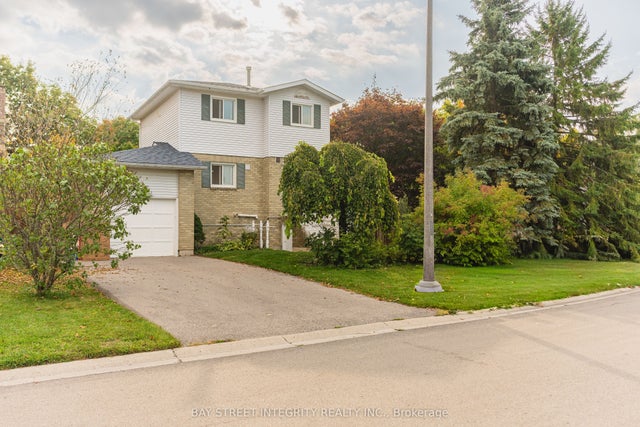 1 Hodgins Avenue, Georgina