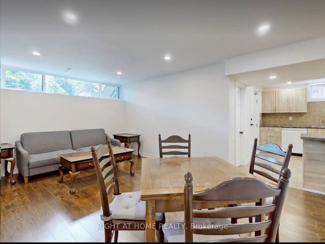 36 Aurora Heights Drive, Aurora