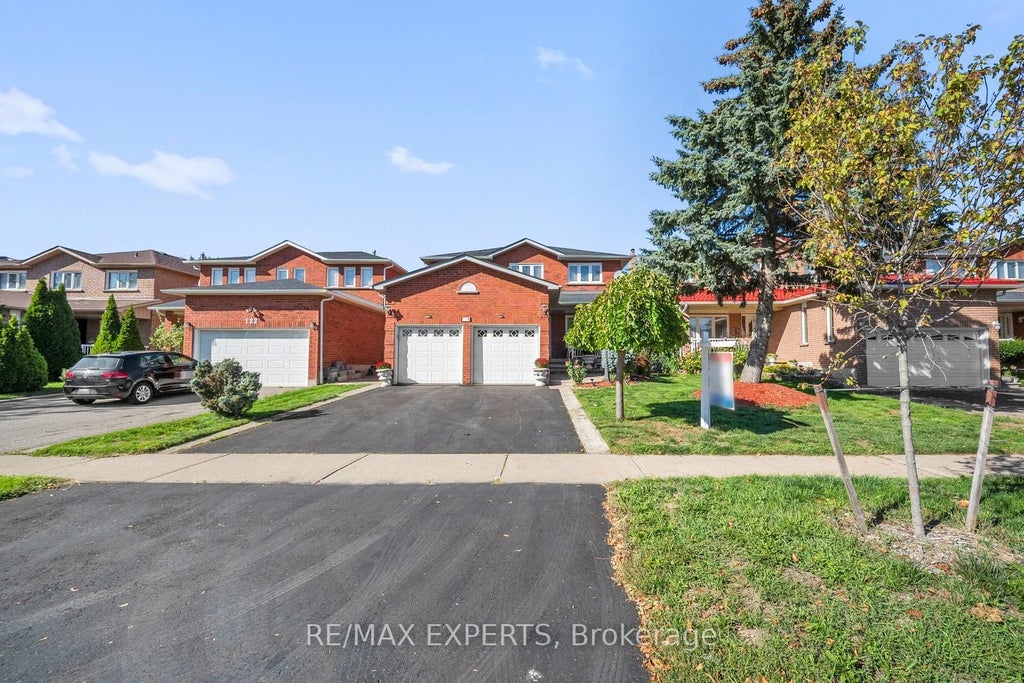 118 Chancellor Drive, Vaughan