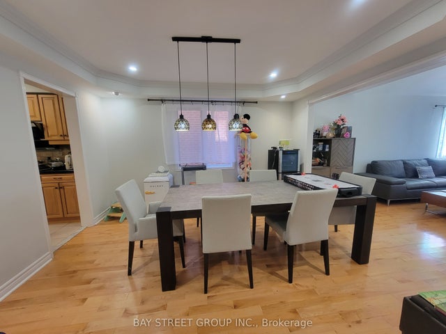 98 Brookeview Drive, Aurora