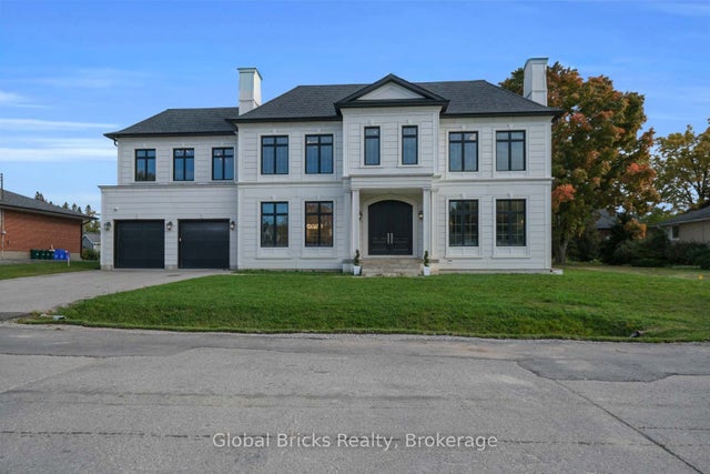 53 Elizabeth Drive N, King