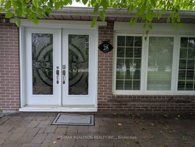 28 Lakeland Crescent, Richmond Hill