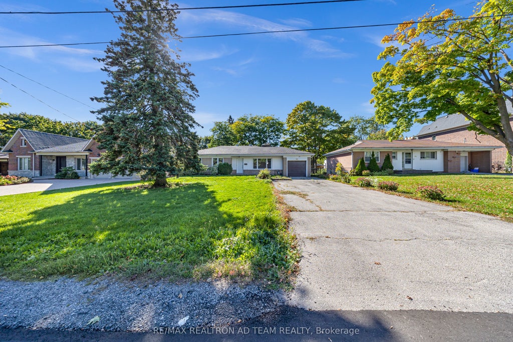 18 Windridge Drive Main, Markham