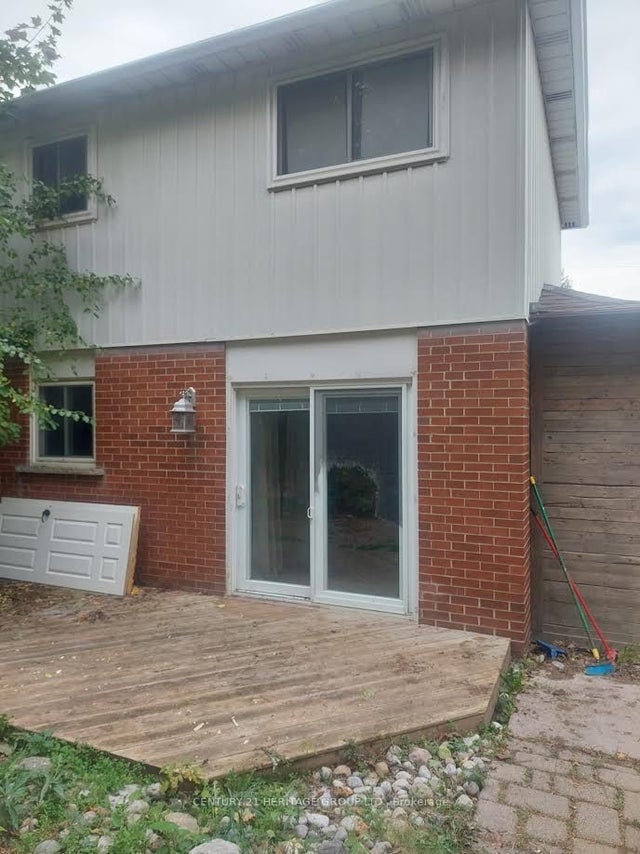 795 Greenfield Crescent Bsmt, Newmarket