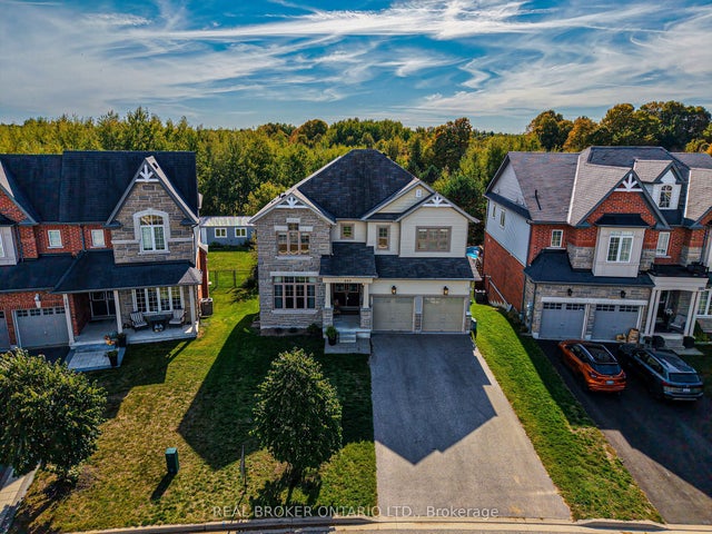 203 Gold Park Gate, Essa