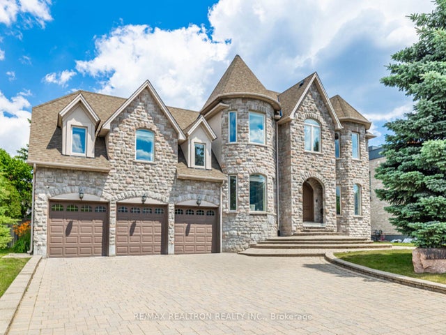 12 Orlon Crescent, Richmond Hill