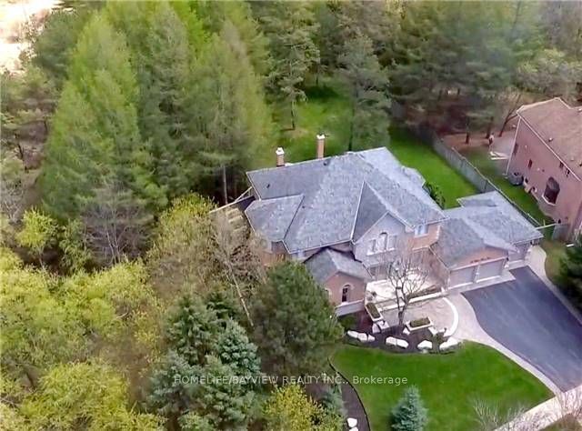 25 Willow Farm Lane, Aurora