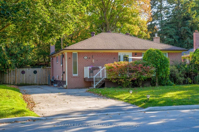 18 Corbett Crescent, Aurora