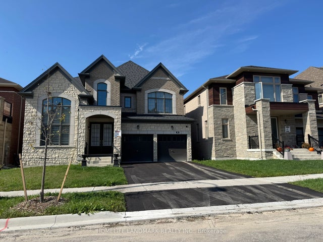 36 Upbound Court, East Gwillimbury