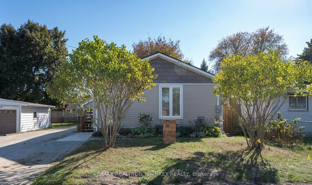 86 Simcoe Street, Essa