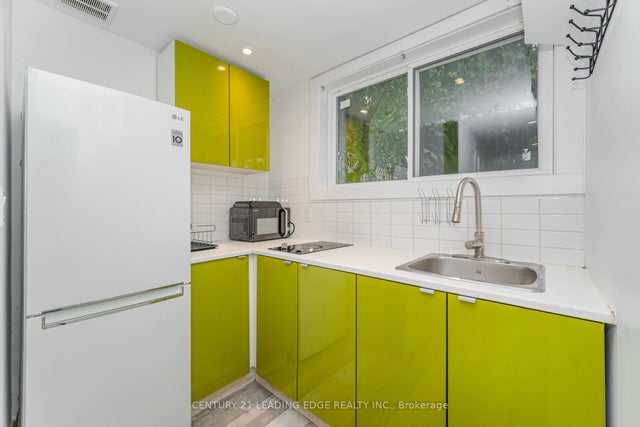 138 Alexander Road Basement, Newmarket