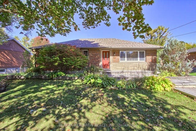 52 Farr Avenue, East Gwillimbury