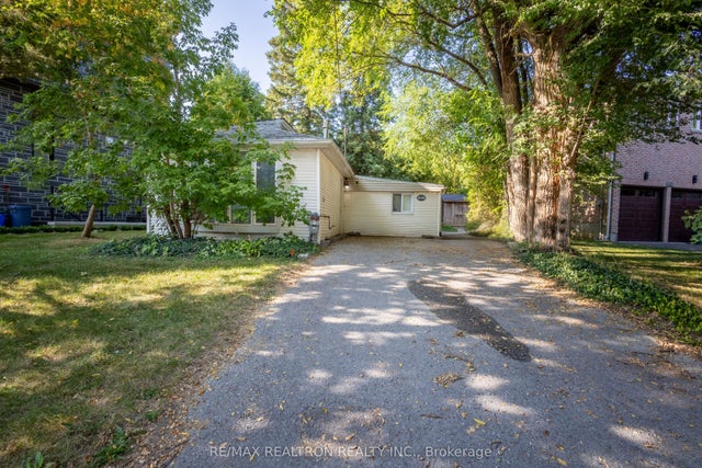 520 North Lake Road, Richmond Hill