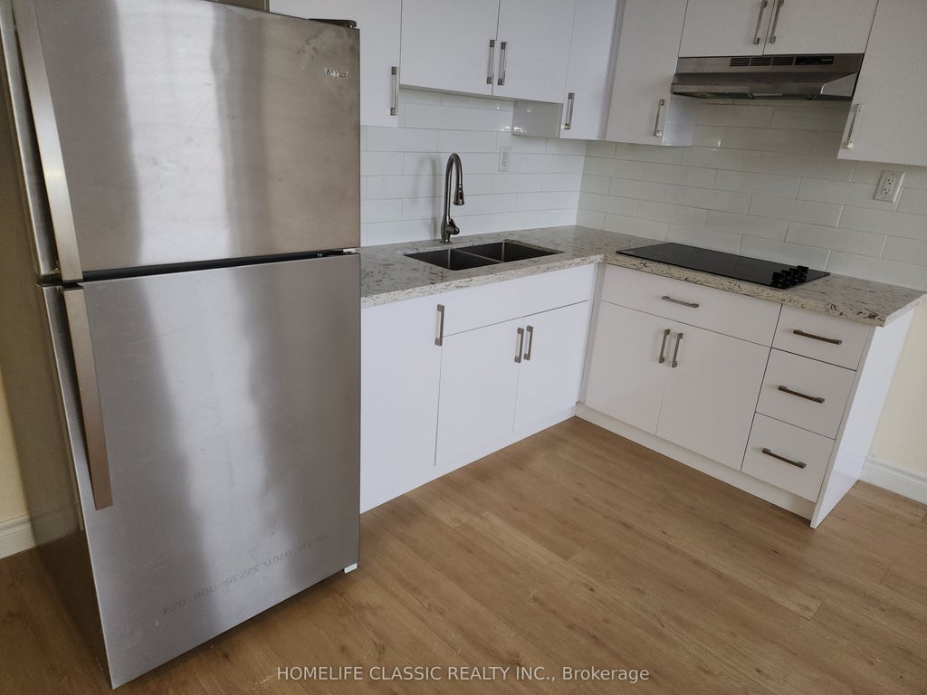 5 Main Street S 4, Uxbridge