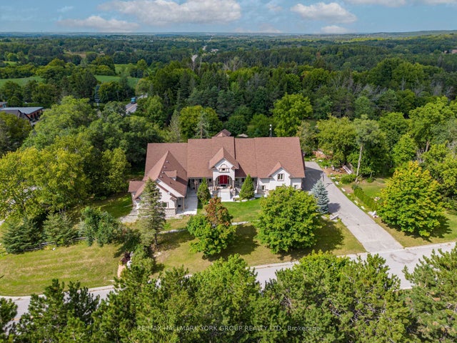 2 Kingswood Drive, King