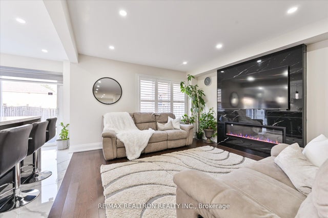 51 Harry Blaylock Drive, Markham