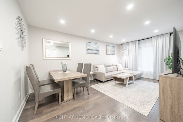 9 Royal Cedar Court, East Gwillimbury