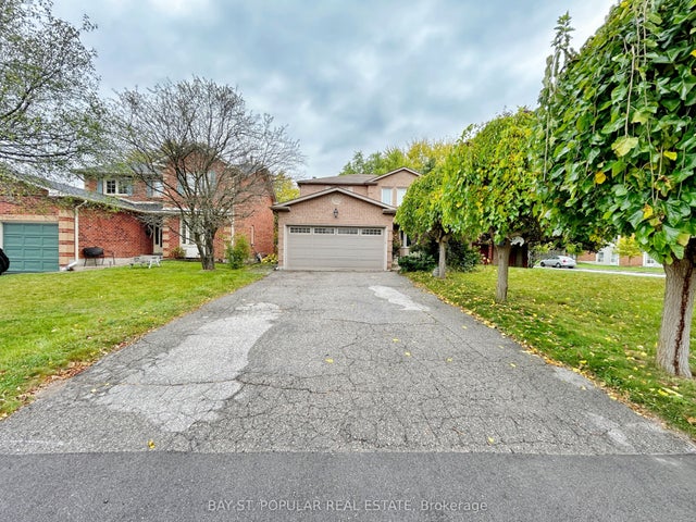 1 Teasdale Court, Aurora