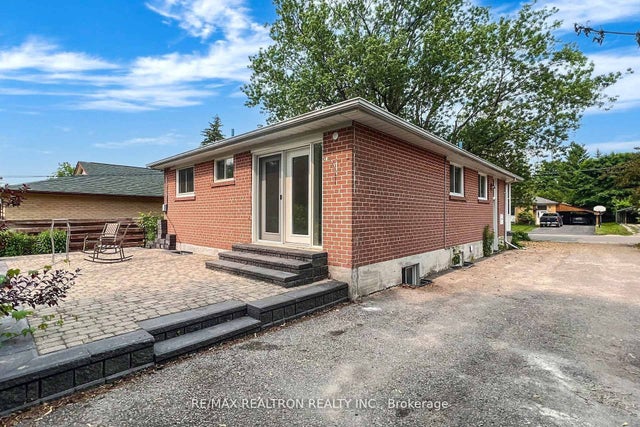 14 Child Drive Bsmt, Aurora