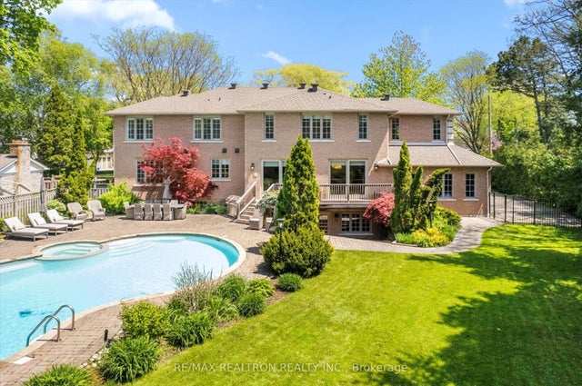 22 Valloncliffe Road, Markham