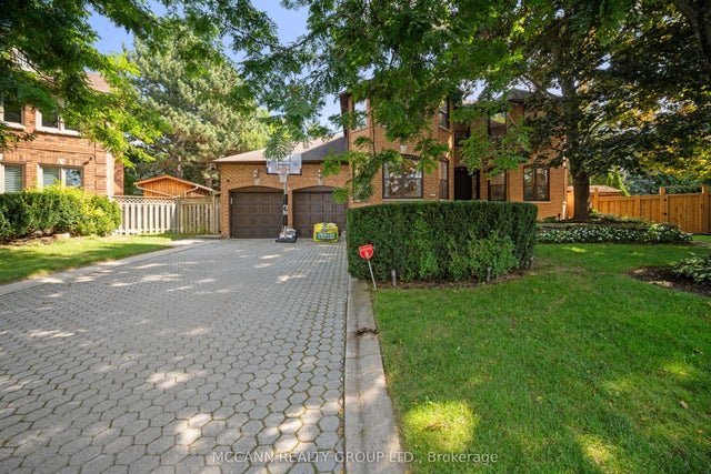5 Waverley Crescent, Richmond Hill