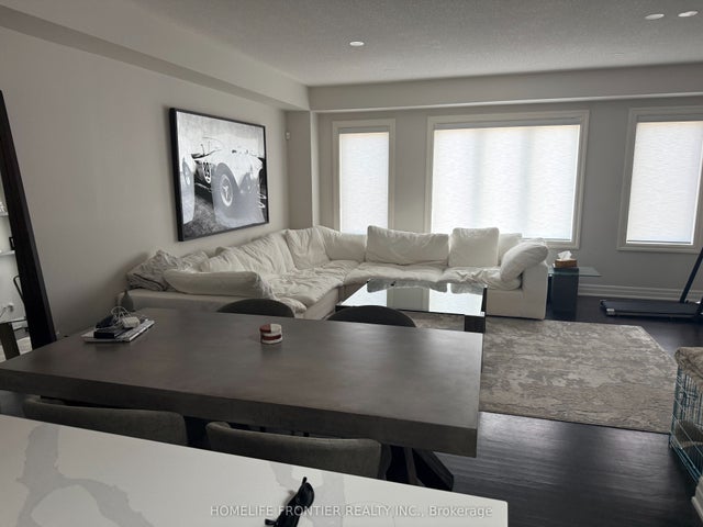 30 Vantage Loop Avenue, Newmarket