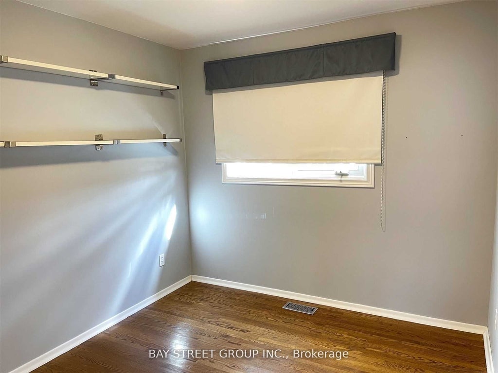 41 Walkerton Drive, Markham