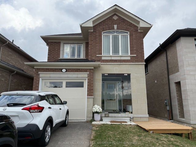 374 Rita's Avenue Lower, Newmarket