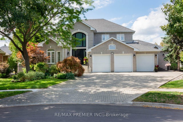 90 Shamrock Crescent, Vaughan