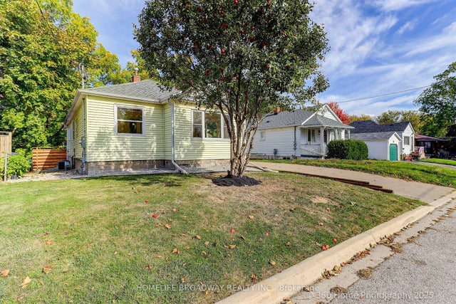 305 Andrew Street, Newmarket