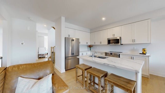 2 Alan Williams Trail, Uxbridge