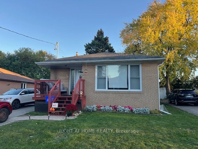 236 Silverbirch Drive, Newmarket